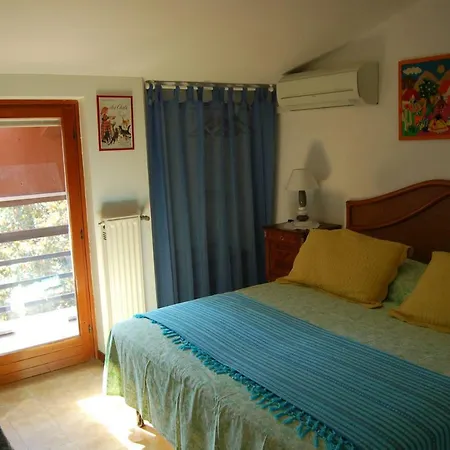 Le Coin Vert Apartment *